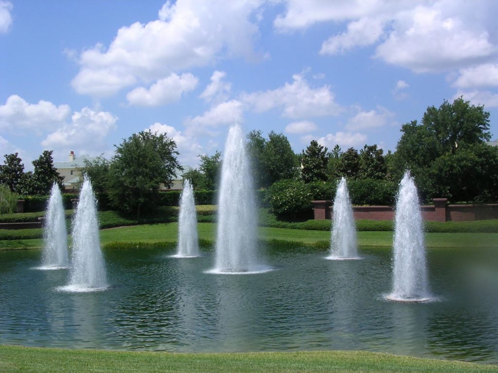 getti fontana cascade sul lago